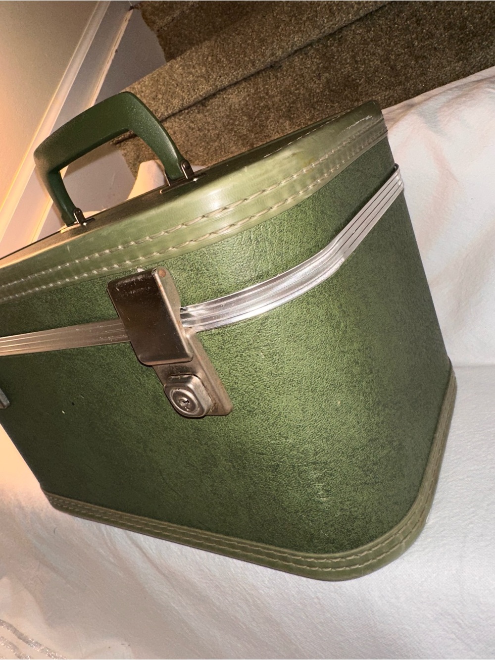 Vintage Green Train Cosmetic Case GUC - Picture 3 of 16